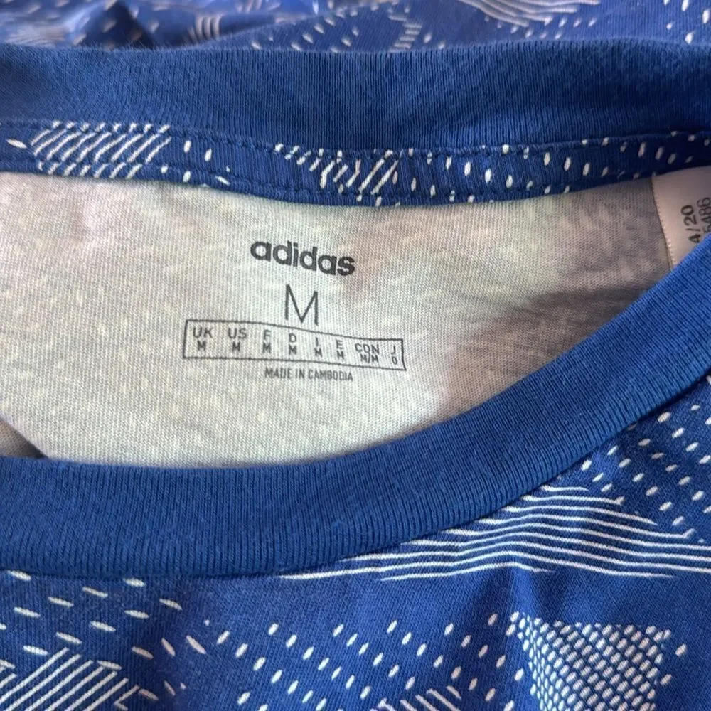 adidas royal blue/white logo graphic cotton  crewneck short sleeve tee shirt. M